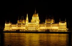 Budapeszt, Węgry, wieczorna wycieczka statkiem po Dunaju